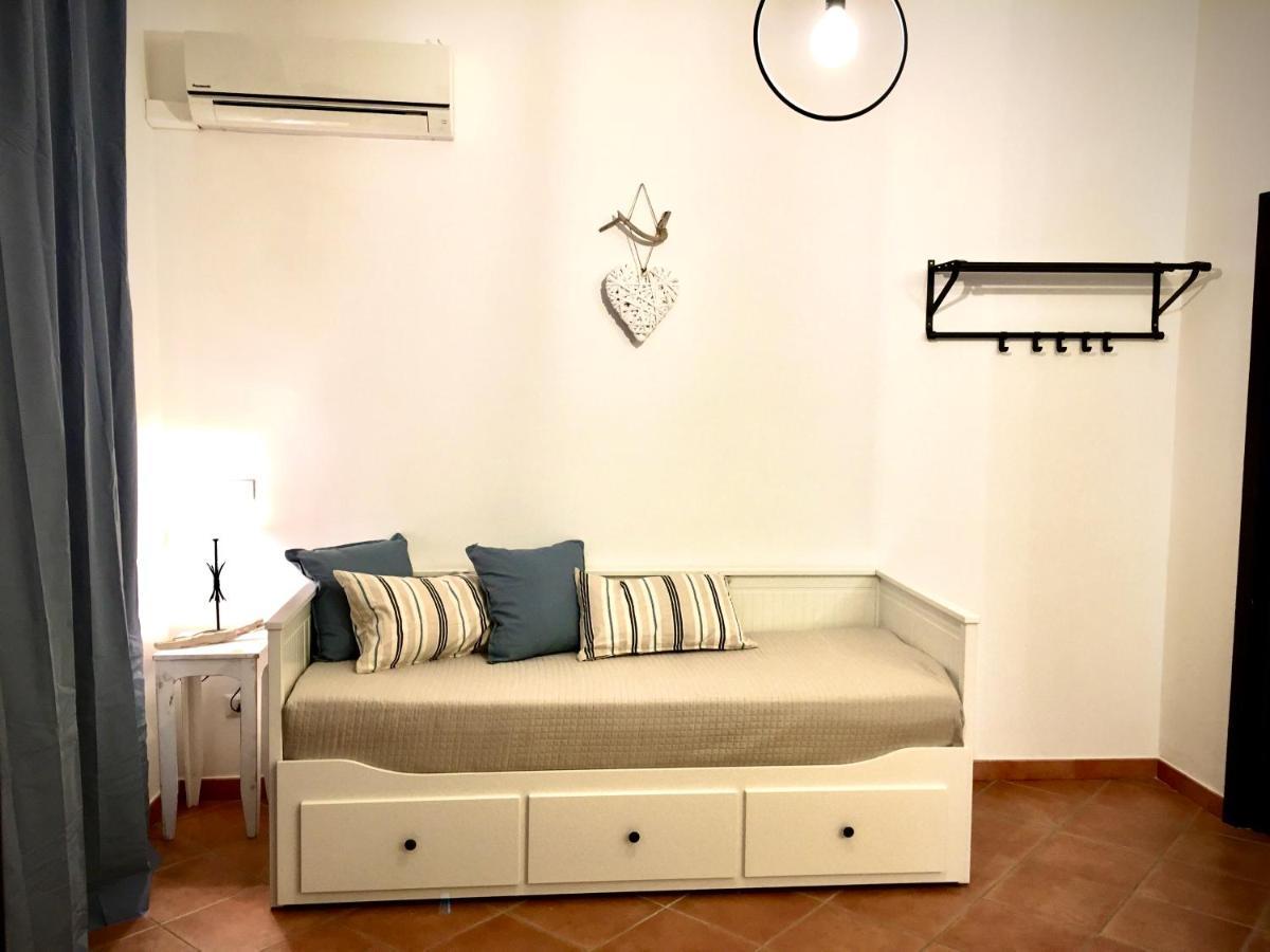 Almarea Blu - Appartamento In Villa Vicino Al Mare - Affitto Breve Полиняно а Маре Екстериор снимка